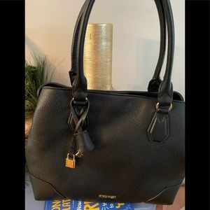 Nine West Black shoulder bag.